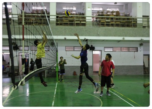 挑戰一百--排球對抗賽